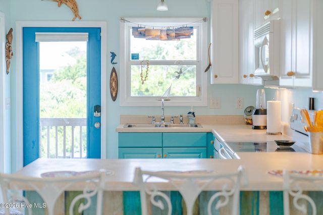 108 W Dolphin Drive, Oak Island, NC 28465