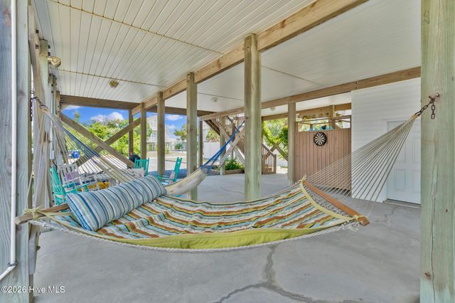 108 W Dolphin Drive, Oak Island, NC 28465