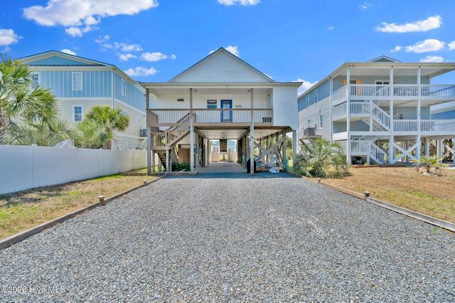 108 W Dolphin Drive, Oak Island, NC 28465