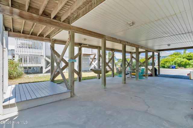 108 W Dolphin Drive, Oak Island, NC 28465