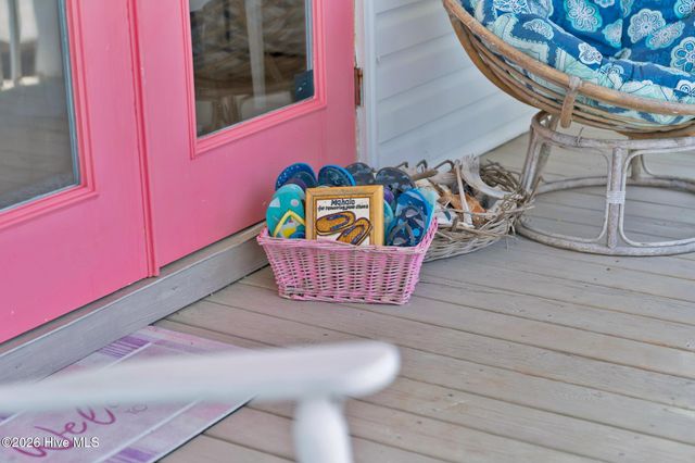 108 W Dolphin Drive, Oak Island, NC 28465