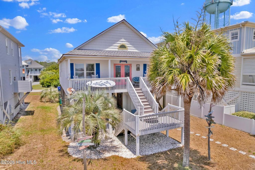 108 W Dolphin Drive, Oak Island, NC 28465