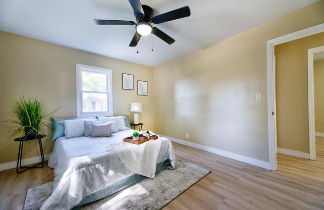 2230 W Neil PLACE, Milwaukee, WI 53209