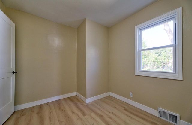 2230 W Neil PLACE, Milwaukee, WI 53209