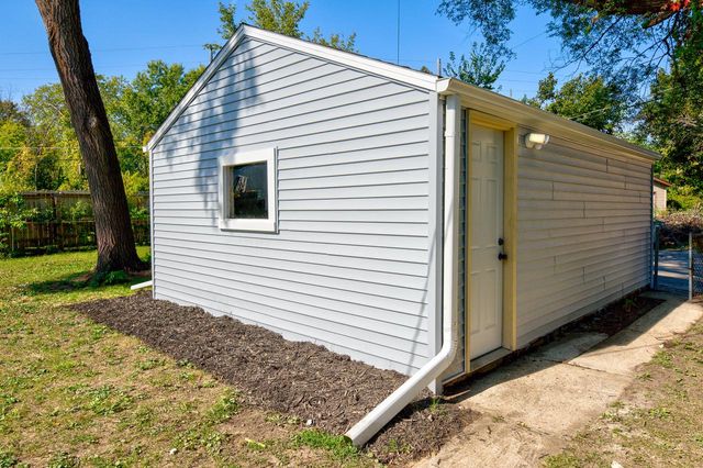 2230 W Neil PLACE, Milwaukee, WI 53209