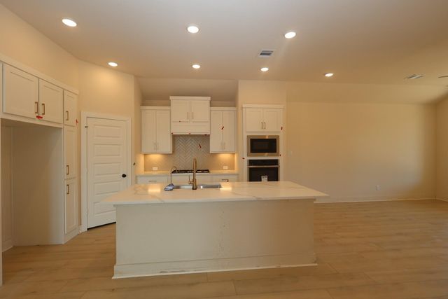 6929 Nubuck Drive, Montgomery, TX 77316
