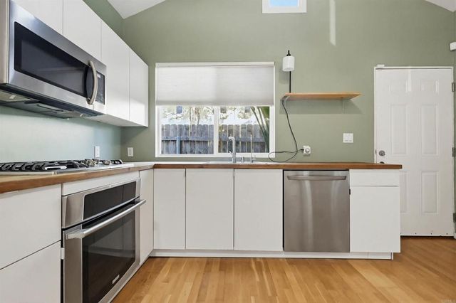 1542 W 17th Street, Los Angeles, CA 90006