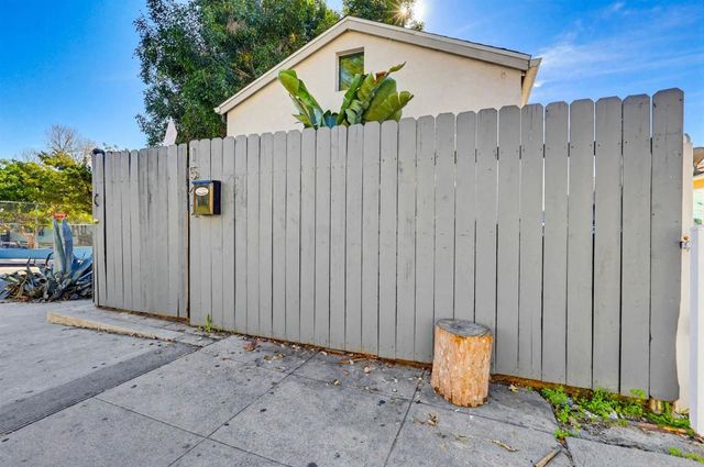 1542 W 17th Street, Los Angeles, CA 90006