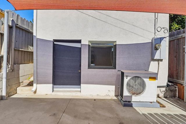 1542 W 17th Street, Los Angeles, CA 90006