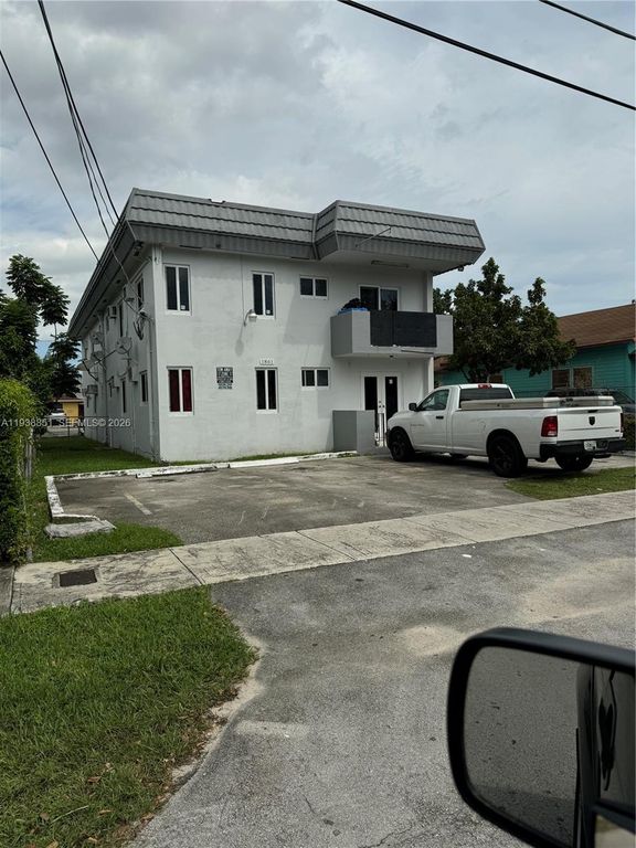 1861 NW 19th St 4, Miami, FL 33125