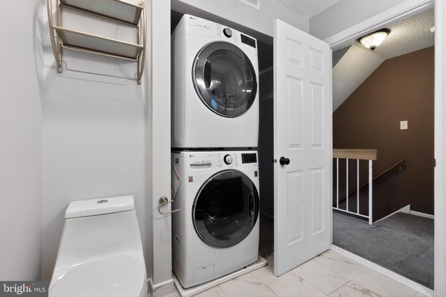 19 APPLEWOOD CT, Horsham, PA 19044