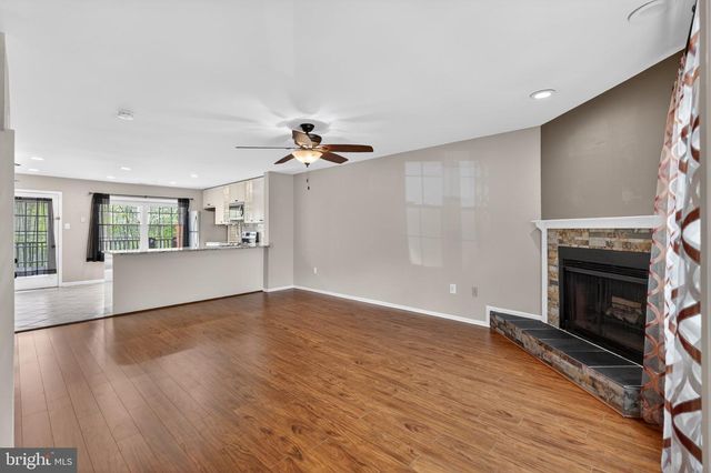 19 APPLEWOOD CT, Horsham, PA 19044