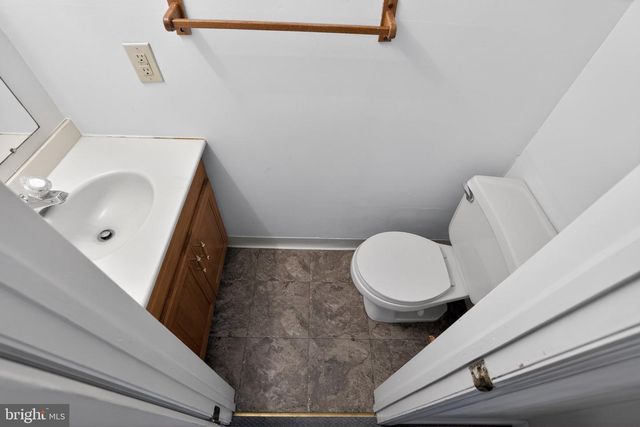 19 APPLEWOOD CT, Horsham, PA 19044