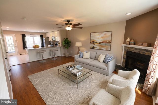 19 APPLEWOOD CT, Horsham, PA 19044