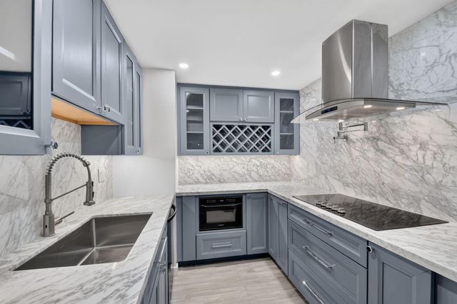 5600 N Flagler Drive 606, West Palm Beach, FL 33407