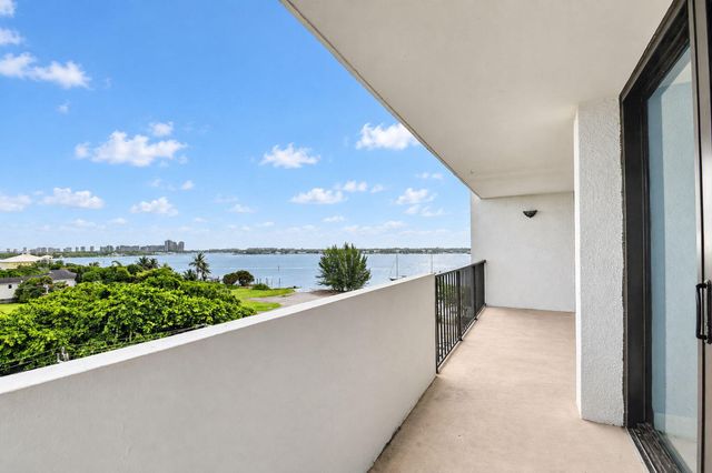 5600 N Flagler Drive 606, West Palm Beach, FL 33407