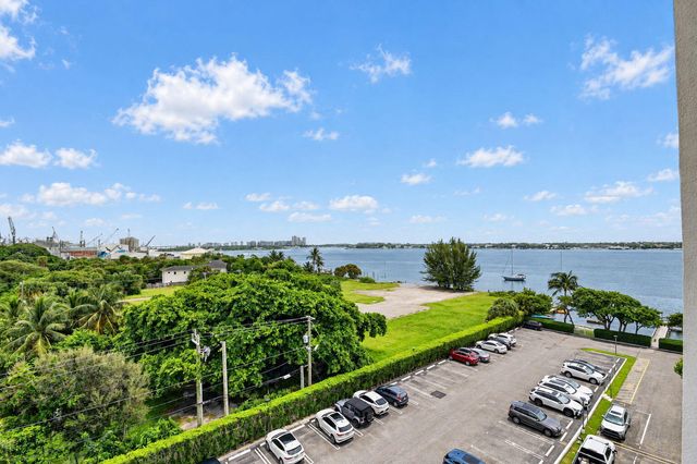 5600 N Flagler Drive 606, West Palm Beach, FL 33407
