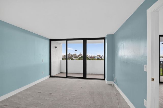 5600 N Flagler Drive 606, West Palm Beach, FL 33407