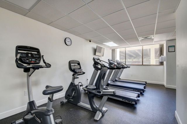 5600 N Flagler Drive 606, West Palm Beach, FL 33407
