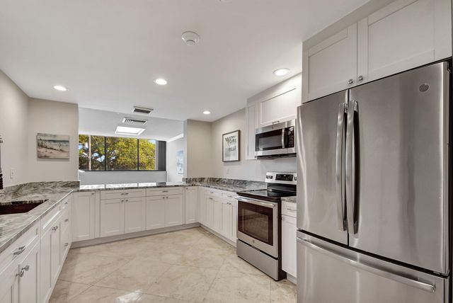 5600 N Flagler Drive 606, West Palm Beach, FL 33407
