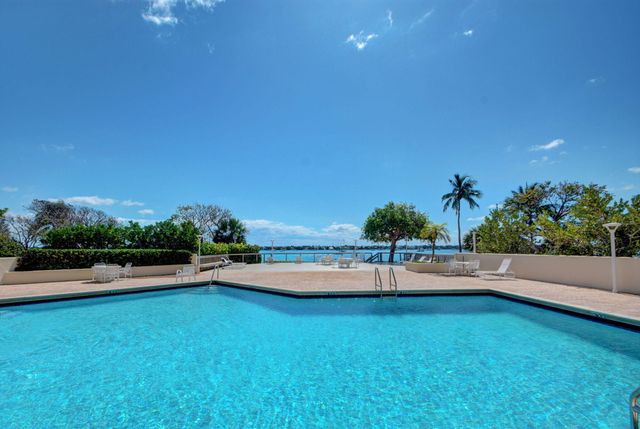 5600 N Flagler Drive 606, West Palm Beach, FL 33407