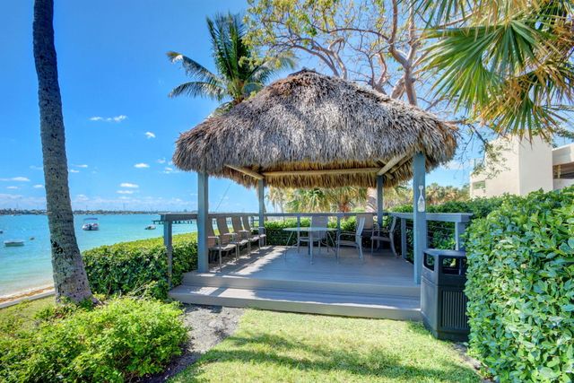 5600 N Flagler Drive 606, West Palm Beach, FL 33407