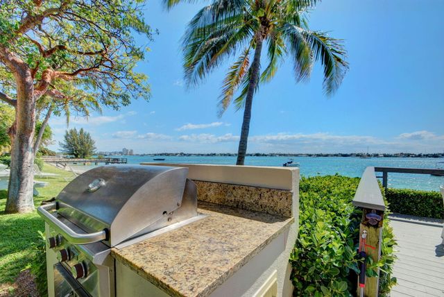 5600 N Flagler Drive 606, West Palm Beach, FL 33407