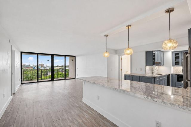 5600 N Flagler Drive 606, West Palm Beach, FL 33407