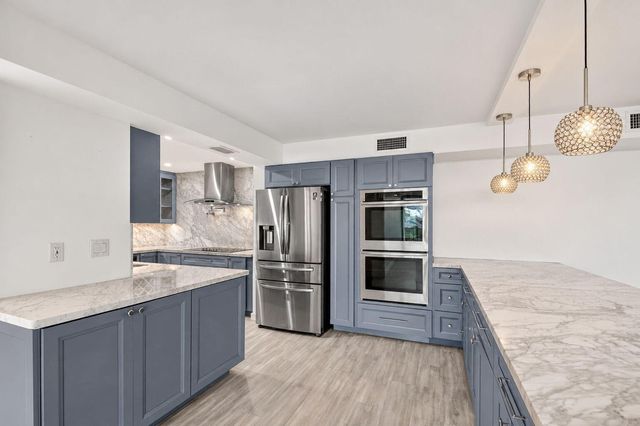 5600 N Flagler Drive 606, West Palm Beach, FL 33407
