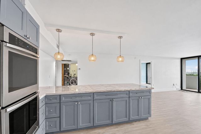 5600 N Flagler Drive 606, West Palm Beach, FL 33407