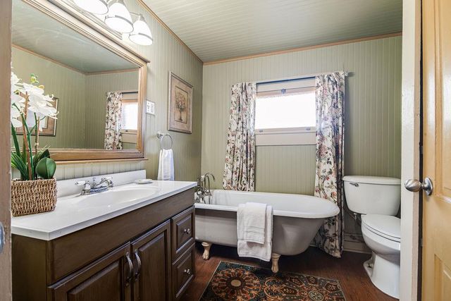 303 W Austin ST, Fredericksburg, TX 78624