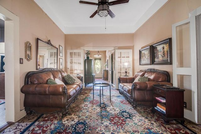 303 W Austin ST, Fredericksburg, TX 78624