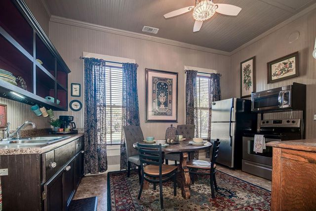 303 W Austin ST, Fredericksburg, TX 78624