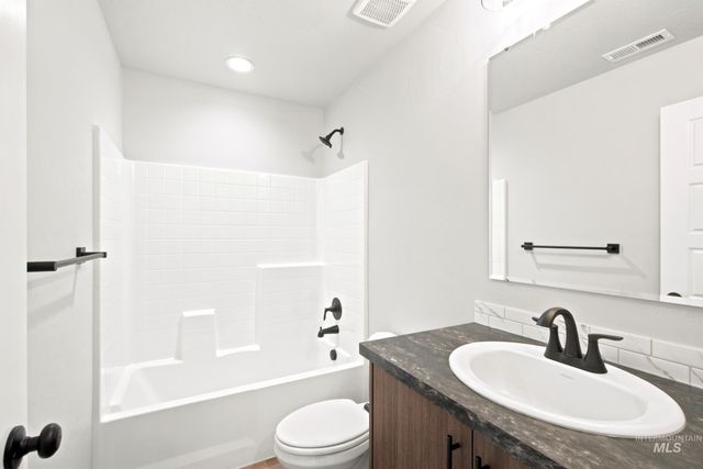 7362 W Newtown Dr, Eagle, ID 83616
