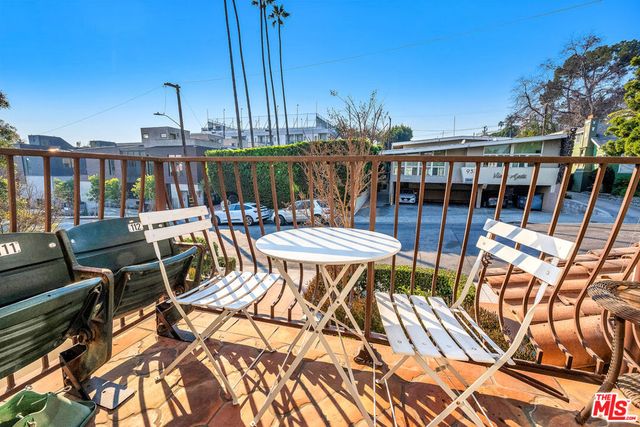 934 Hilldale Avenue, West Hollywood, CA 90069