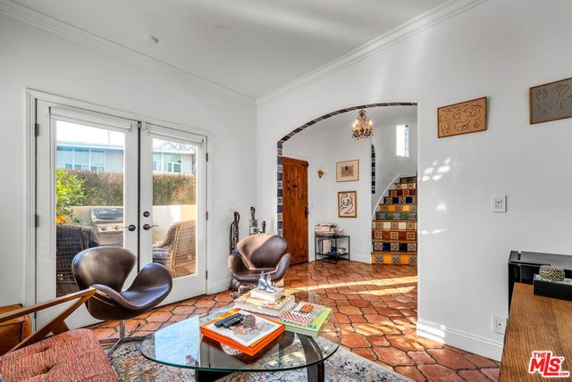 934 Hilldale Avenue, West Hollywood, CA 90069