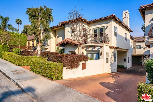934 Hilldale Avenue, West Hollywood, CA 90069