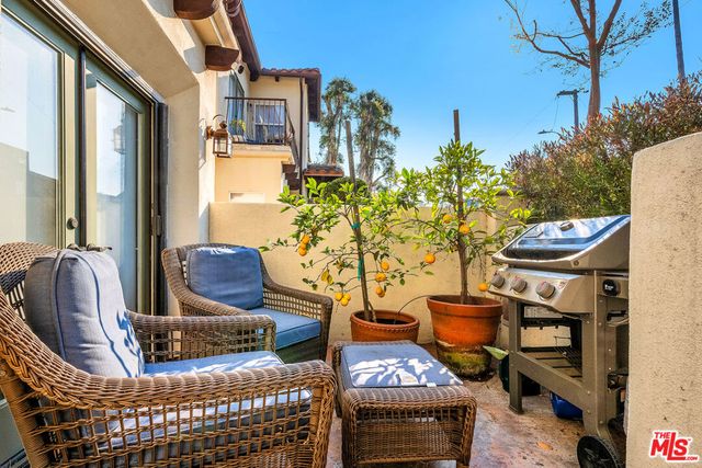 934 Hilldale Avenue, West Hollywood, CA 90069