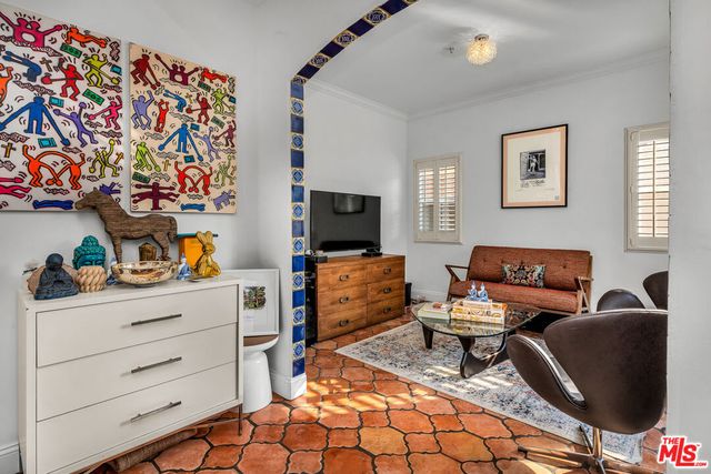 934 Hilldale Avenue, West Hollywood, CA 90069