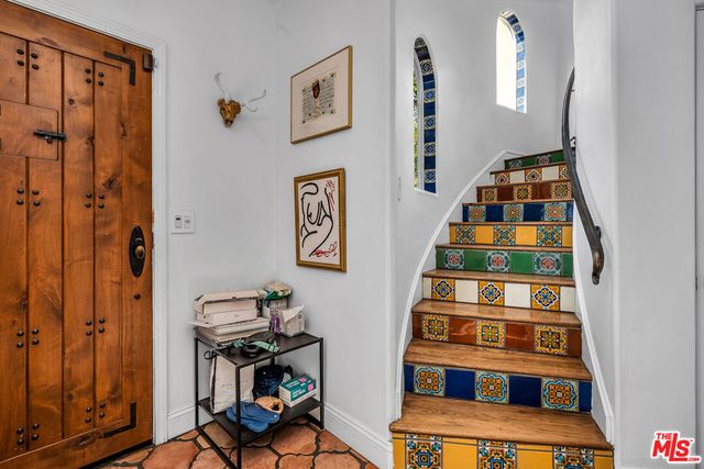 934 Hilldale Avenue, West Hollywood, CA 90069