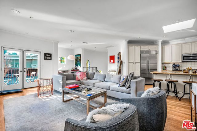 934 Hilldale Avenue, West Hollywood, CA 90069