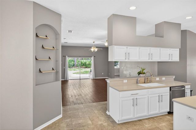 19305 SEA MIST LANE, Lutz, FL 33558
