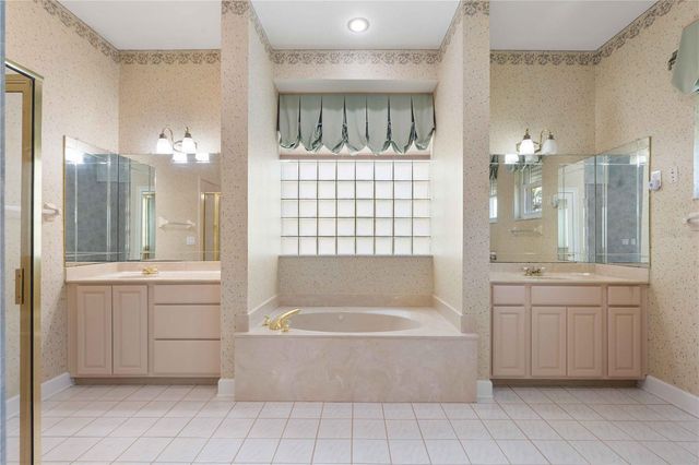 2122 PLATINUM DRIVE, Sun City Center, FL 33573