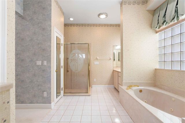 2122 PLATINUM DRIVE, Sun City Center, FL 33573