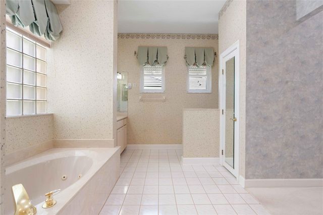 2122 PLATINUM DRIVE, Sun City Center, FL 33573