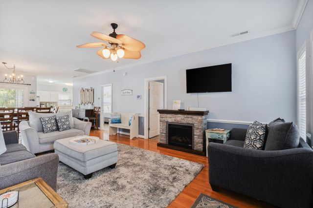 528 6th Ave. S, North Myrtle Beach, SC 29582