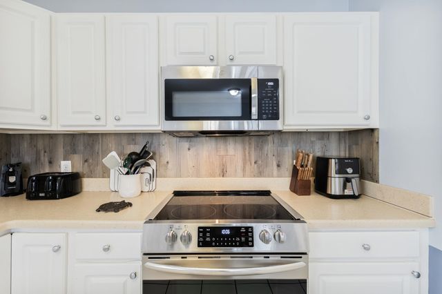 528 6th Ave. S, North Myrtle Beach, SC 29582