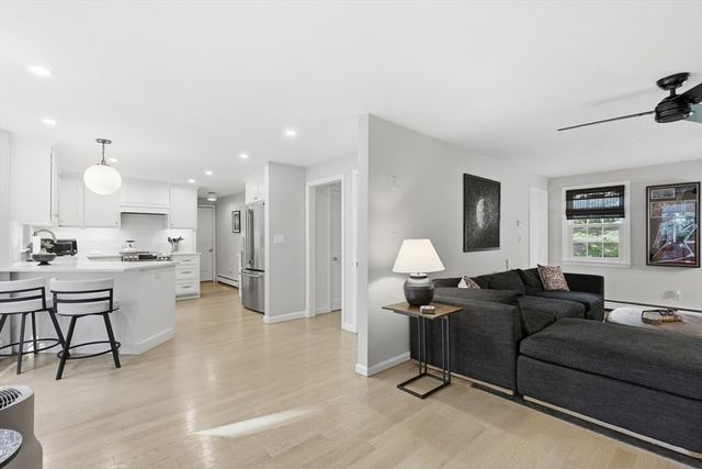 2 Harley Ln, Foxboro, MA 02035