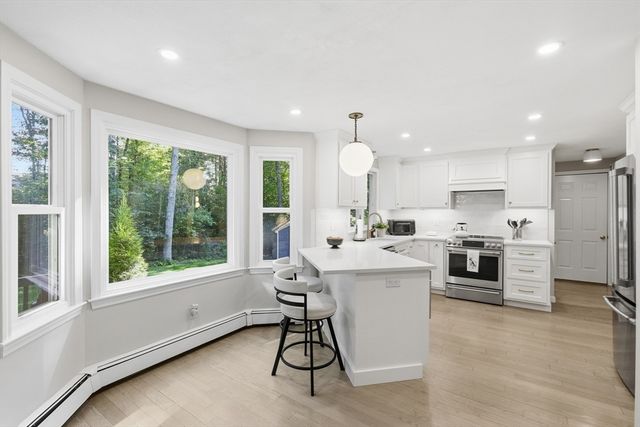 2 Harley Ln, Foxboro, MA 02035