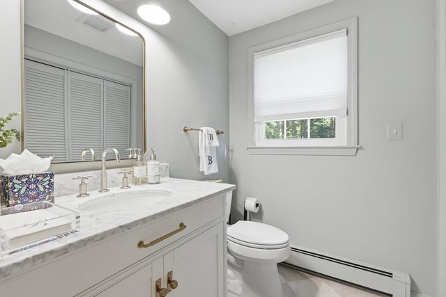 2 Harley Ln, Foxboro, MA 02035